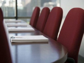 В Салаватском районе директор рынка уволен за попытку усидеть на двух креслах.